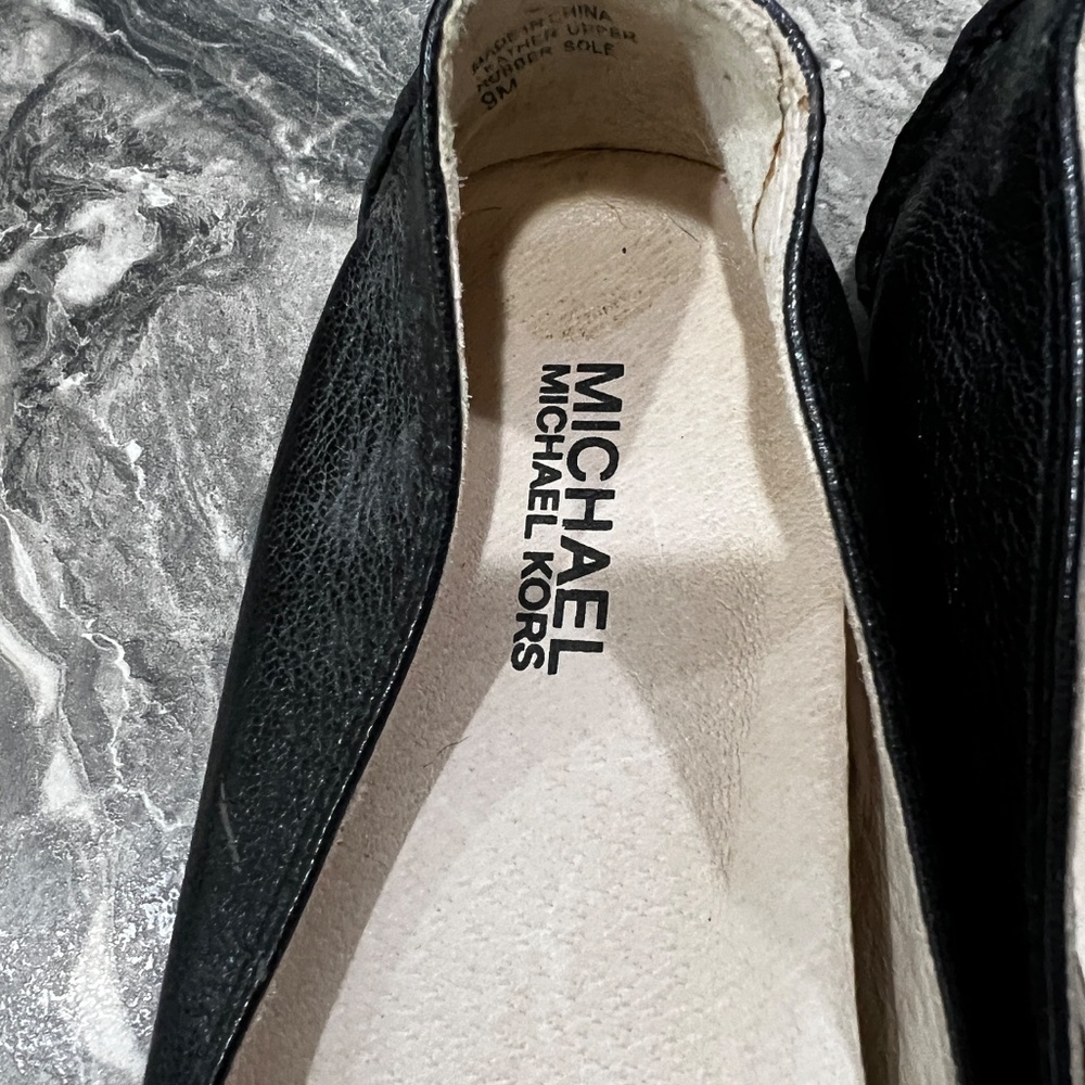 Michael Kors Black Leather Flats loafers with logo size 9M womens - Picture 4 of 7